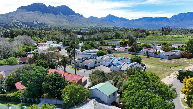 4 Bedroom Property for Sale in Somerset West Western Cape